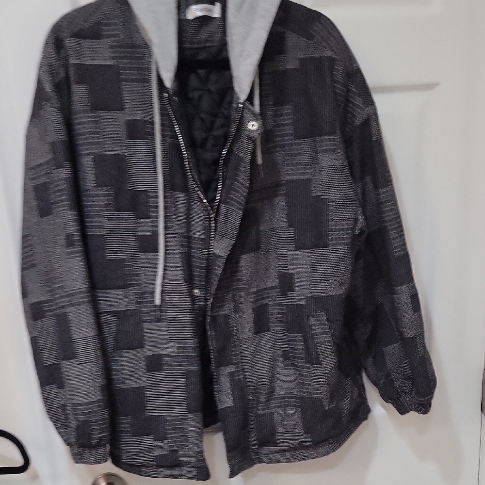 Men's Black and Gray Jacket